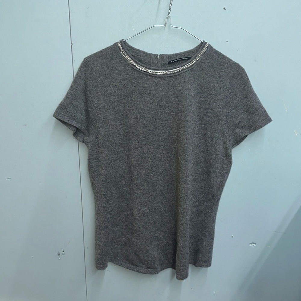 Elie Tahari Women’s Medium grey short sleeve sweater